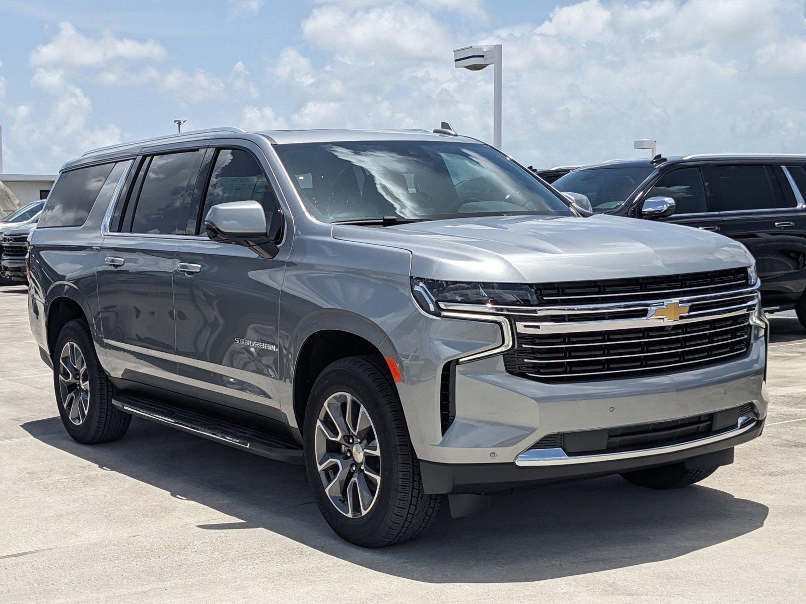 2024 Chevrolet Suburban Vehicle Photo in PEMBROKE PINES, FL 33024-6534