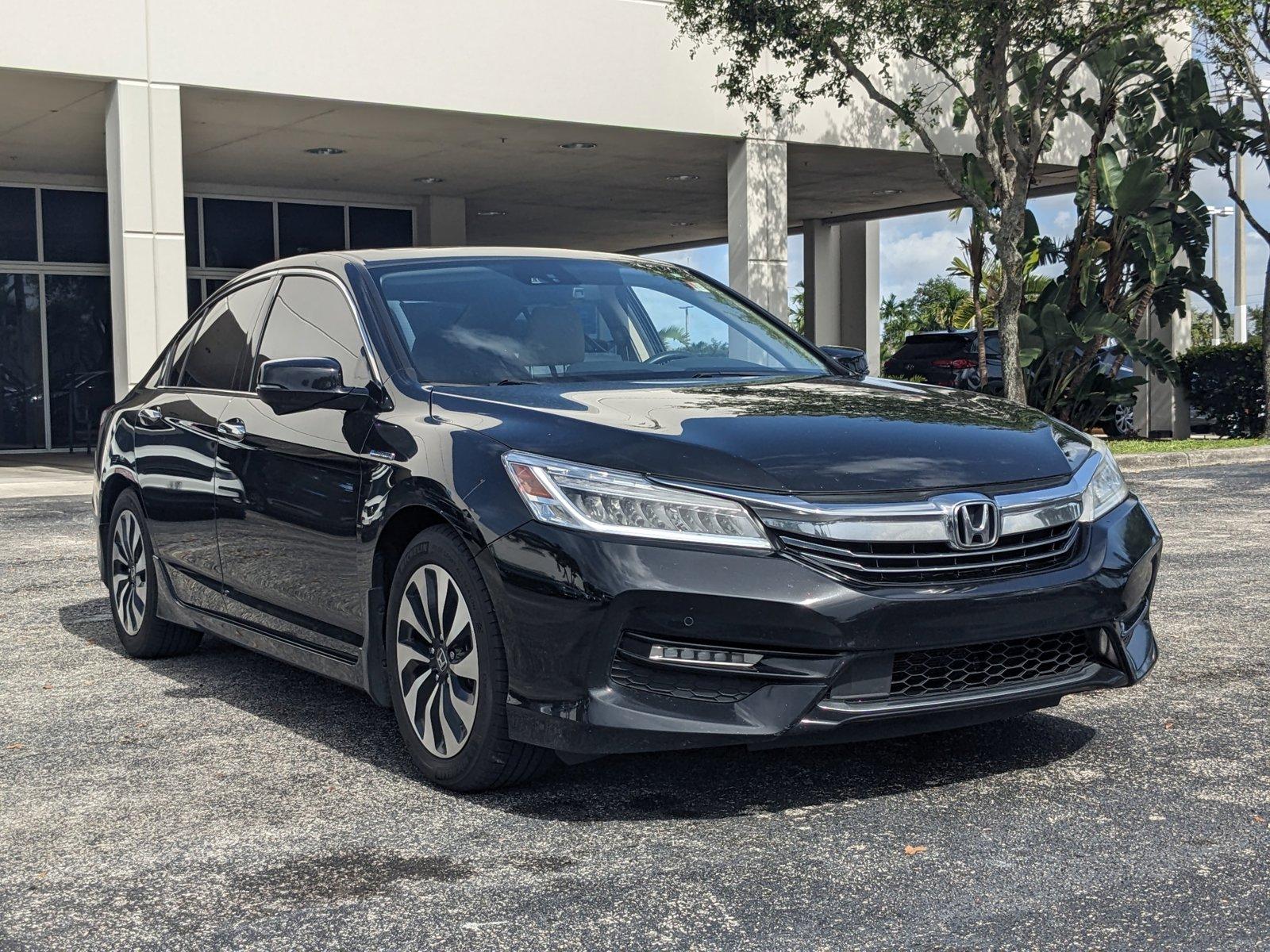 2017 Honda Accord Hybrid Vehicle Photo in Miami, FL 33015