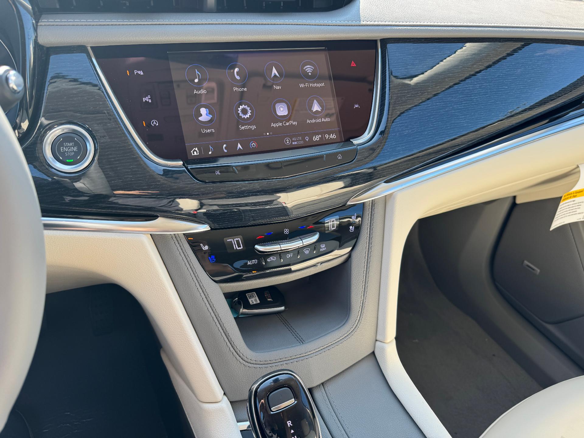 2025 Cadillac XT6 Vehicle Photo in LEOMINSTER, MA 01453-2952