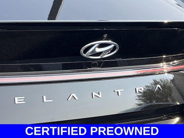 2022 Hyundai ELANTRA Vehicle Photo in Highland, IN 46322-2506