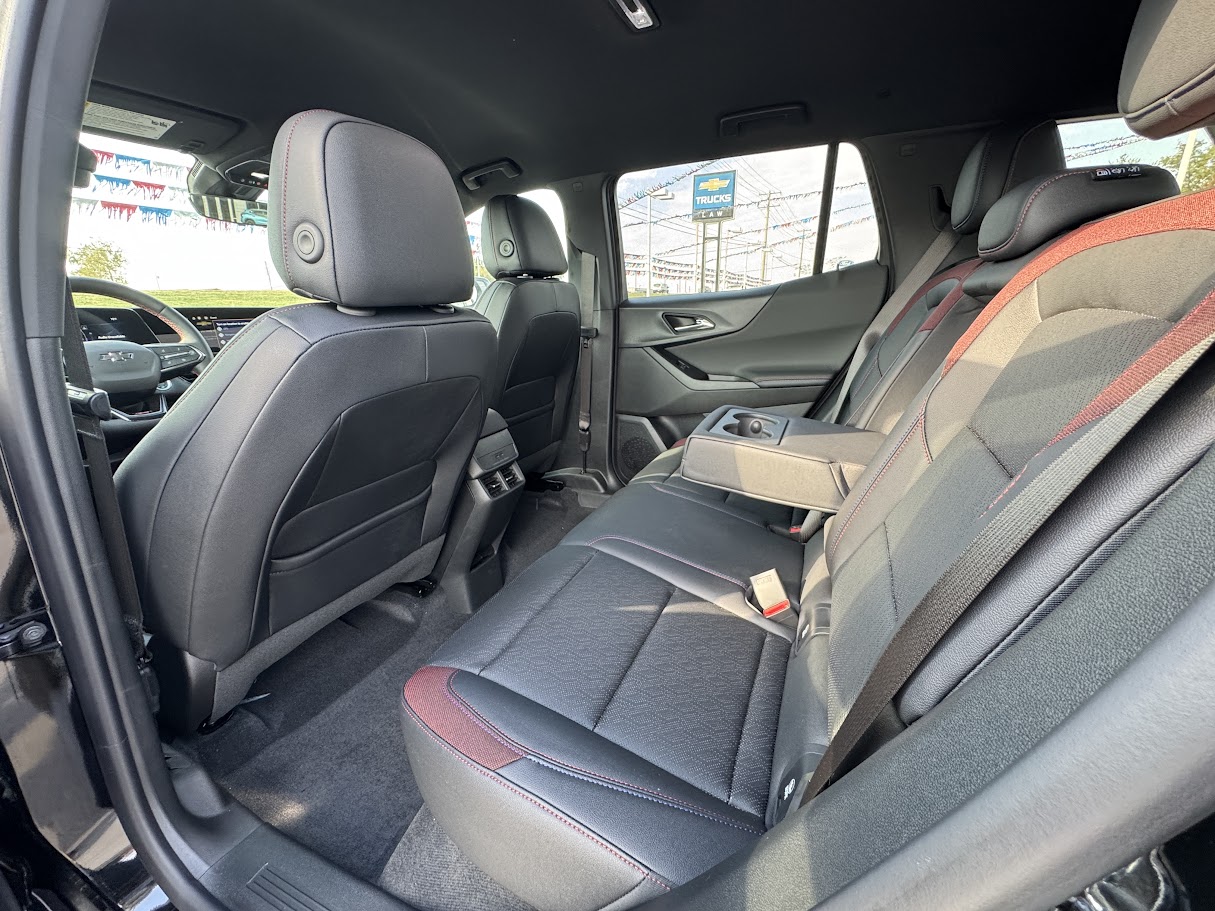 2025 Chevrolet Equinox Vehicle Photo in BOONVILLE, IN 47601-9633