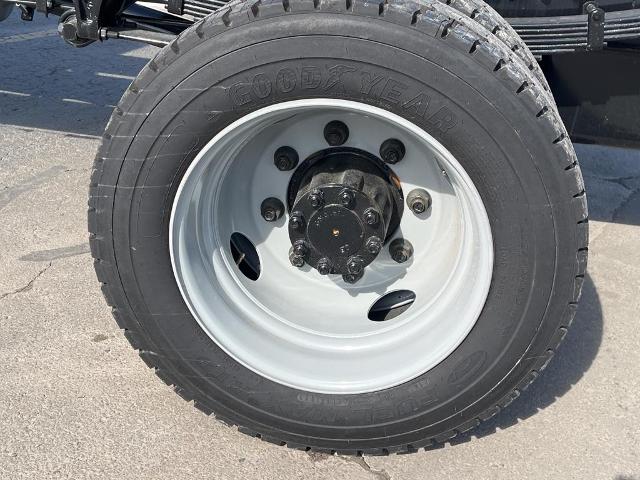 2023 Chevrolet Silverado 5500 HD Vehicle Photo in GREEN BAY, WI 54302-3701