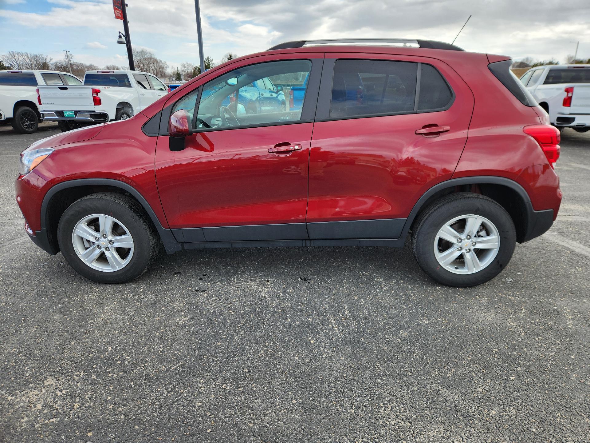 Used 2021 Chevrolet Trax LT with VIN KL7CJPSB9MB333385 for sale in Staples, Minnesota