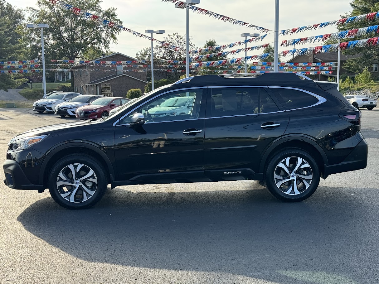 2022 Subaru Outback Vehicle Photo in BOONVILLE, IN 47601-9633