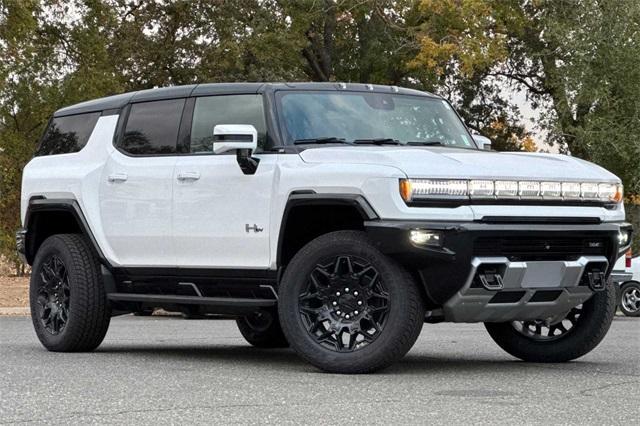 2025 GMC HUMMER EV SUV Vehicle Photo in ELK GROVE, CA 95757-8703