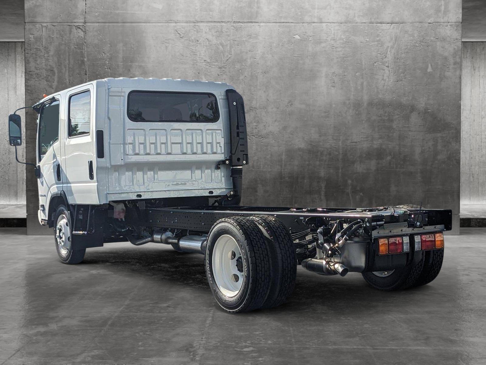 2025 Chevrolet 5500 XG LCF Gas Vehicle Photo in GREENACRES, FL 33463-3207