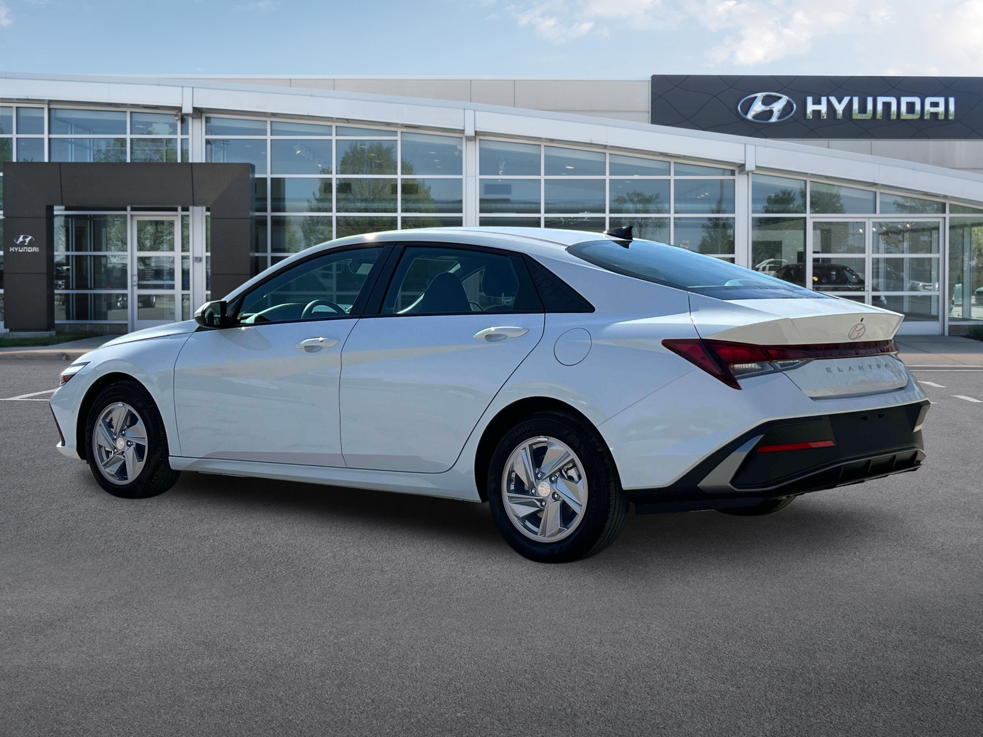 2024 Hyundai ELANTRA Vehicle Photo in Philadelphia, PA 19116