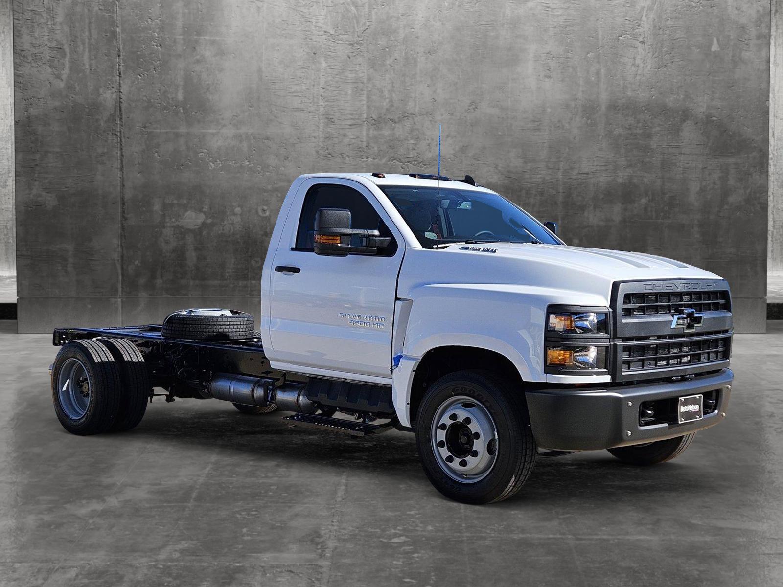 2024 Chevrolet Silverado 4500 HD Vehicle Photo in AMARILLO, TX 79103-4111