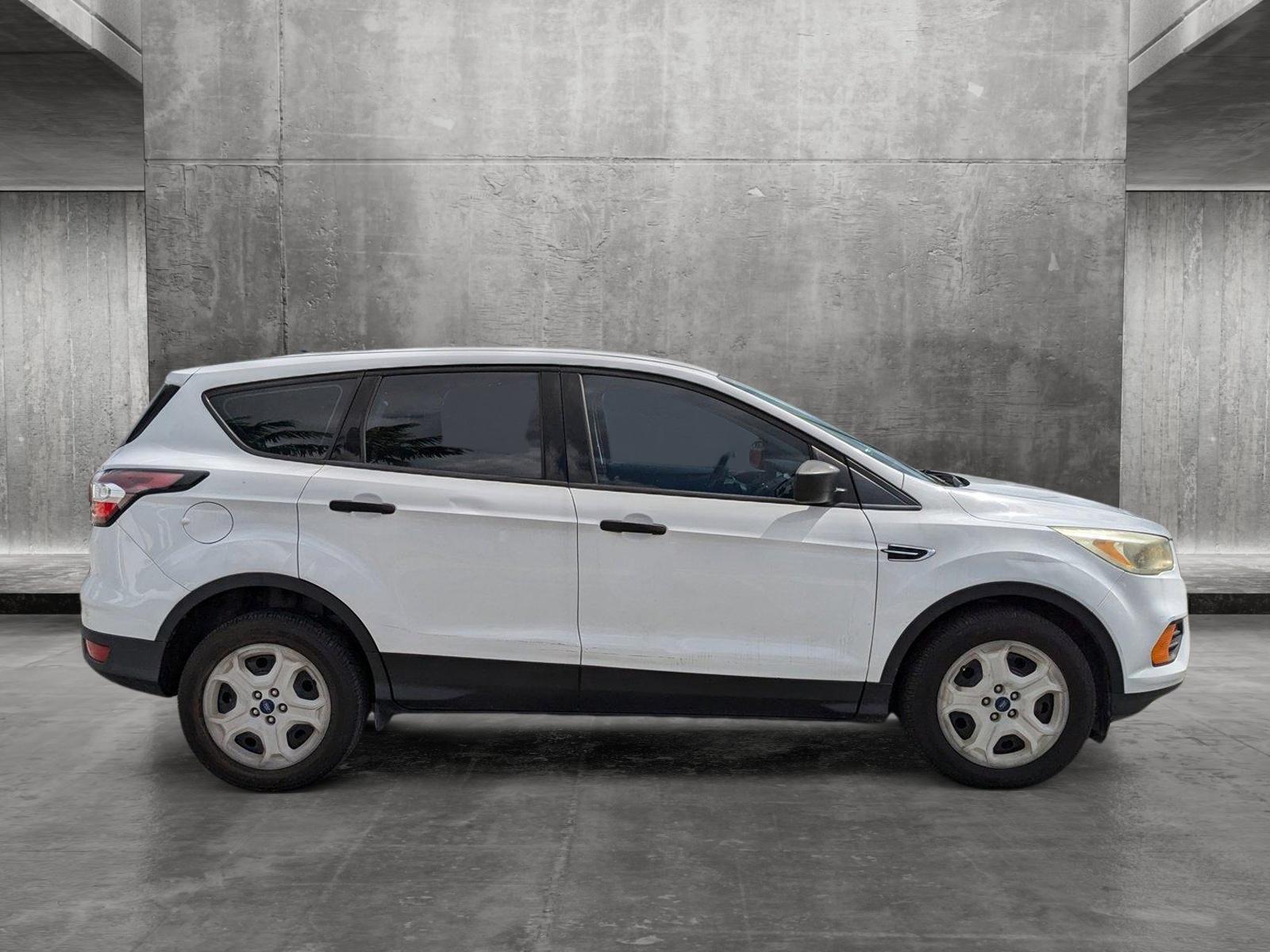 2017 Ford Escape Vehicle Photo in Miami, FL 33015