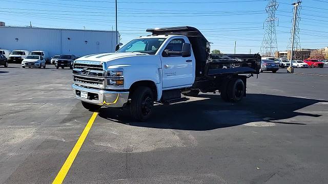 2024 Chevrolet Silverado Chassis Cab Vehicle Photo in JOLIET, IL 60435-8135