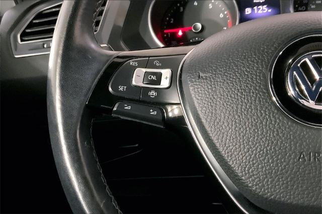 2020 Volkswagen Tiguan Vehicle Photo in Lees Summit, MO 64086