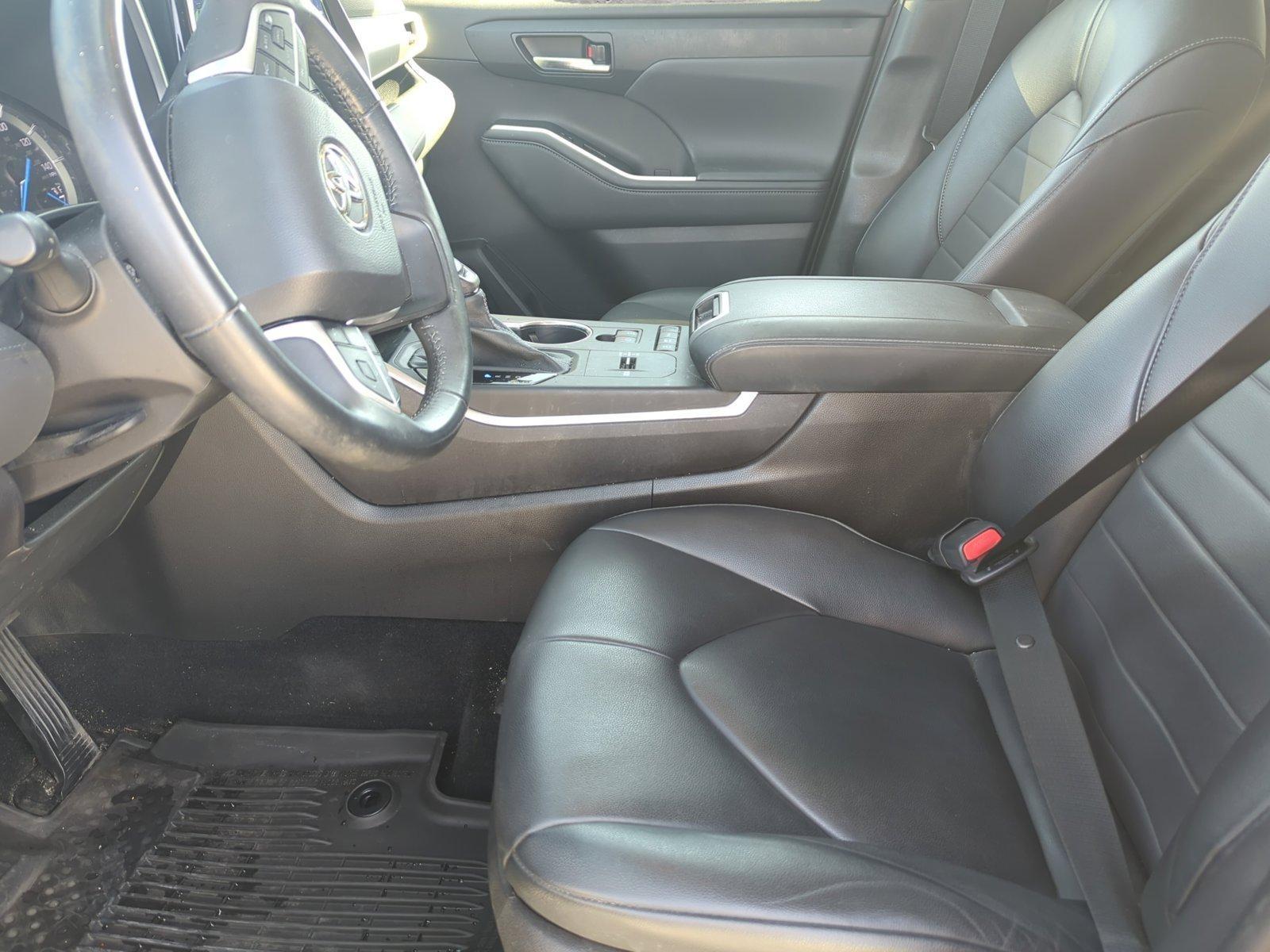 2022 Toyota Highlander Vehicle Photo in Ft. Myers, FL 33907