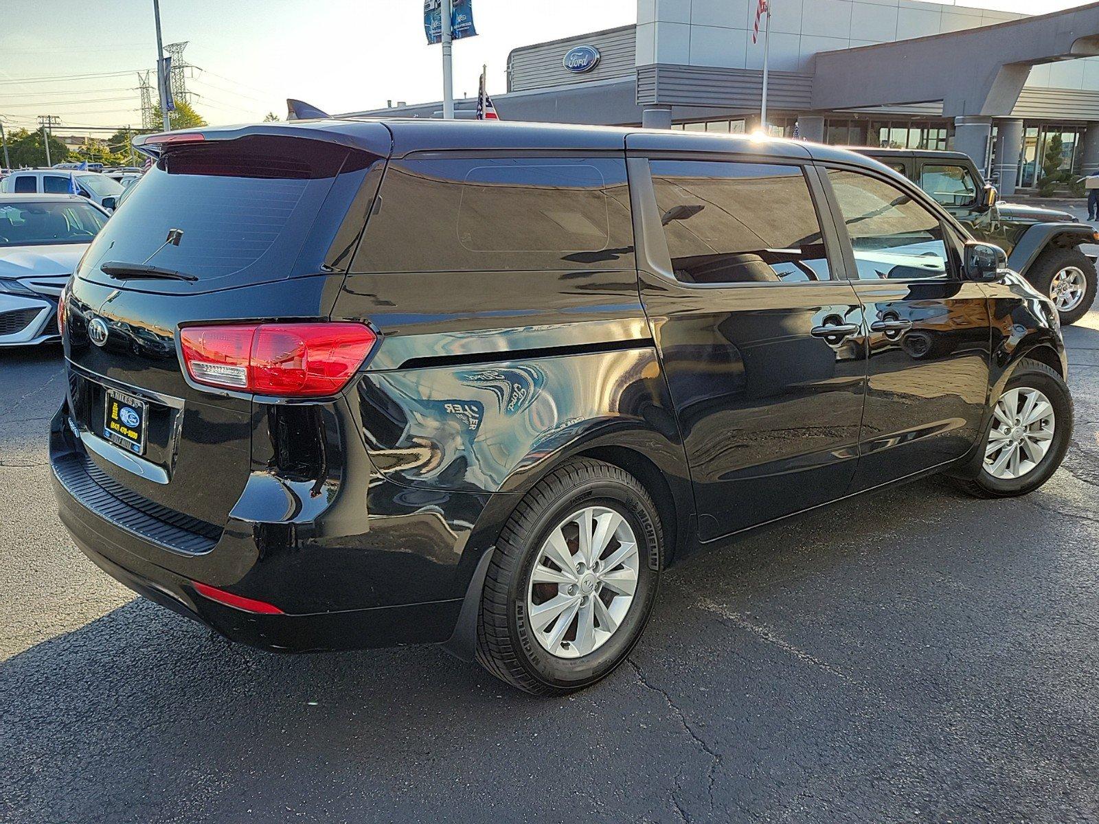 2016 Kia Sedona Vehicle Photo in Saint Charles, IL 60174