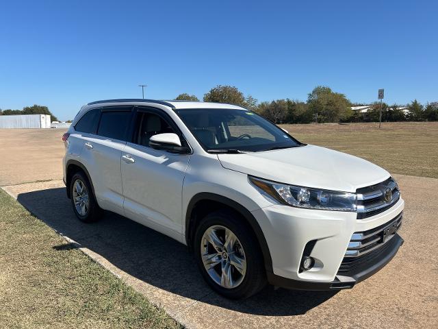 2017 Toyota Highlander Vehicle Photo in Denison, TX 75020