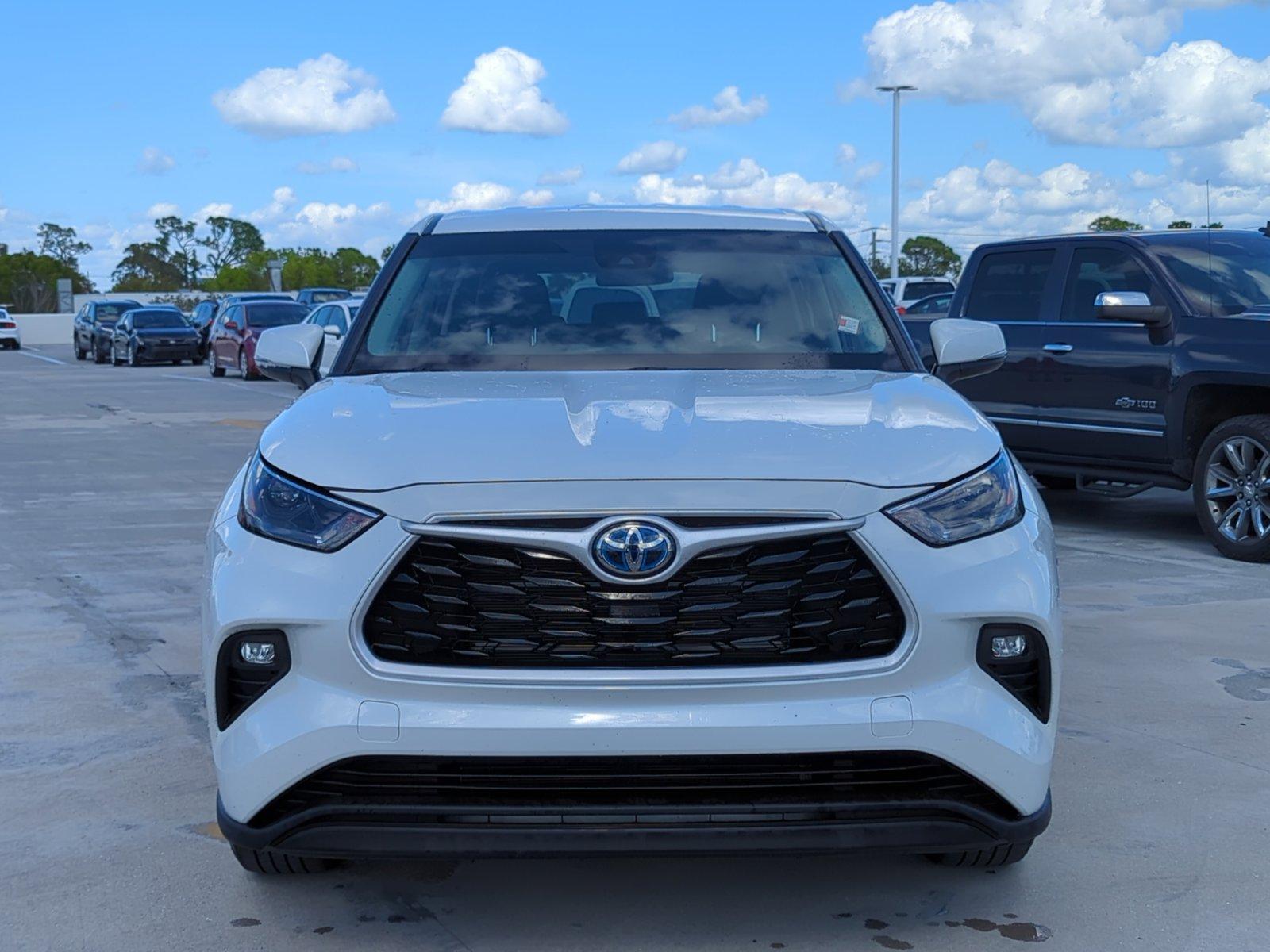 2023 Toyota Highlander Vehicle Photo in Ft. Myers, FL 33907