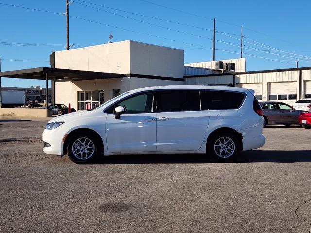 2022 Chrysler Voyager Vehicle Photo in Lawton, OK 73505