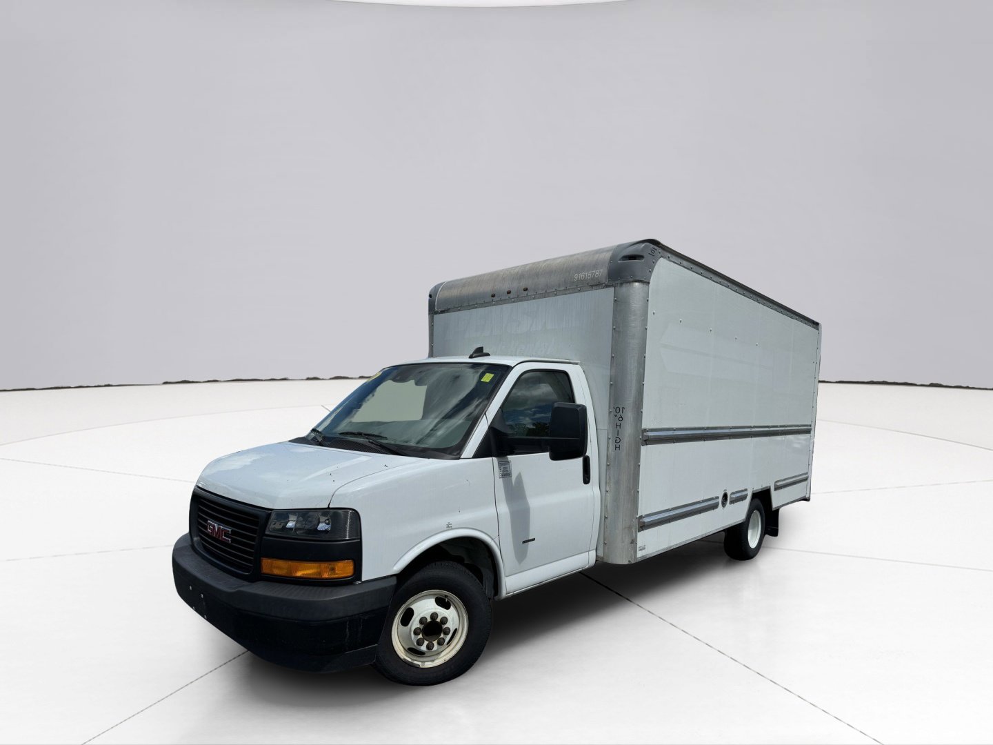 2020 GMC Savana Commercial Cutaway Vehicle Photo in LEOMINSTER, MA 01453-2952