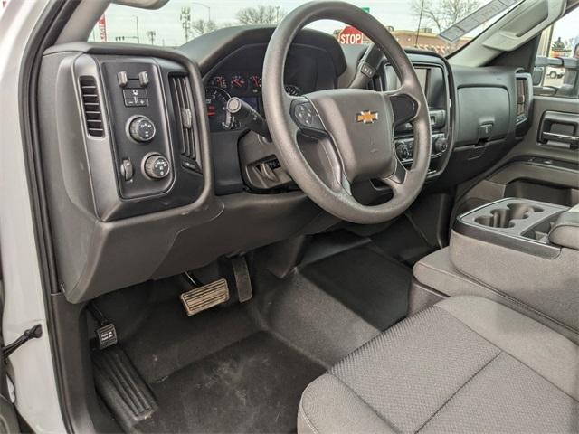 2022 Chevrolet Silverado Chassis Cab Vehicle Photo in ENGLEWOOD, CO 80113-6708