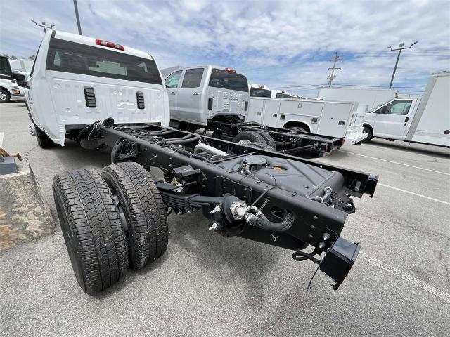 2024 Chevrolet Silverado 3500 HD CC Vehicle Photo in ALCOA, TN 37701-3235