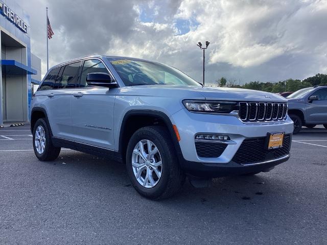 2023 Jeep Grand Cherokee Vehicle Photo in Gardner, MA 01440