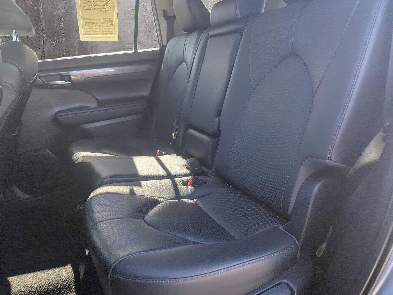 2020 Toyota Highlander Vehicle Photo in Margate, FL 33063