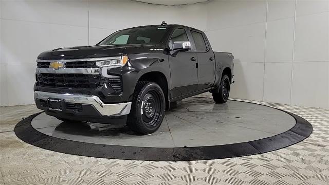 2024 Chevrolet Silverado 1500 Vehicle Photo in JOLIET, IL 60435-8135