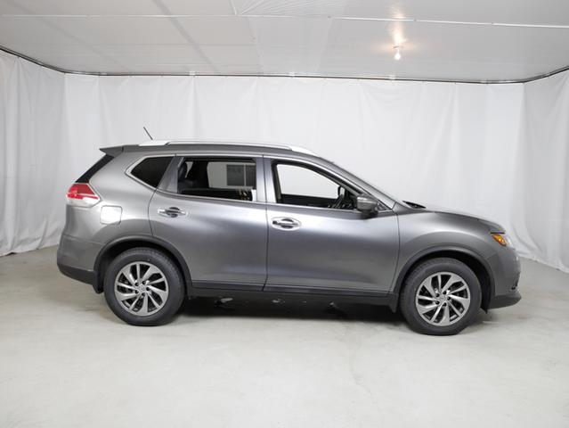 Used 2015 Nissan Rogue SL with VIN 5N1AT2MT0FC814339 for sale in Mora, MN