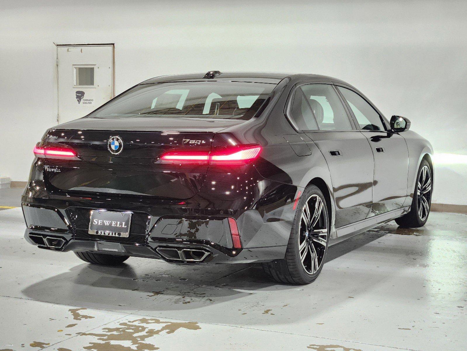 2024 BMW 760i xDrive Vehicle Photo in GRAPEVINE, TX 76051