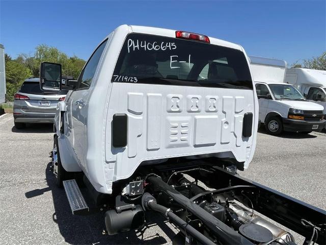 2023 Chevrolet Silverado 5500 HD Vehicle Photo in ALCOA, TN 37701-3235