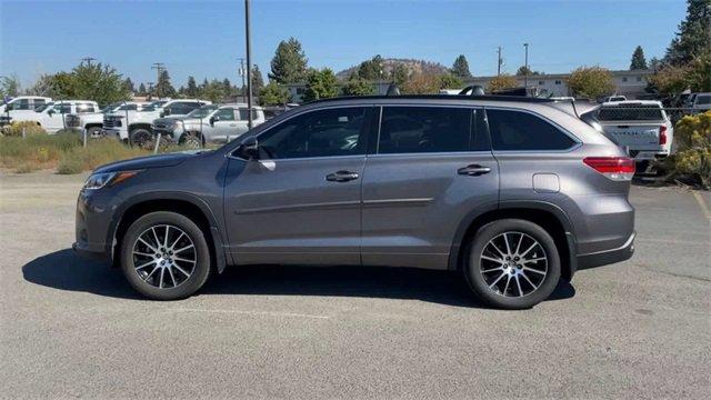 2018 Toyota Highlander Vehicle Photo in BEND, OR 97701-5133