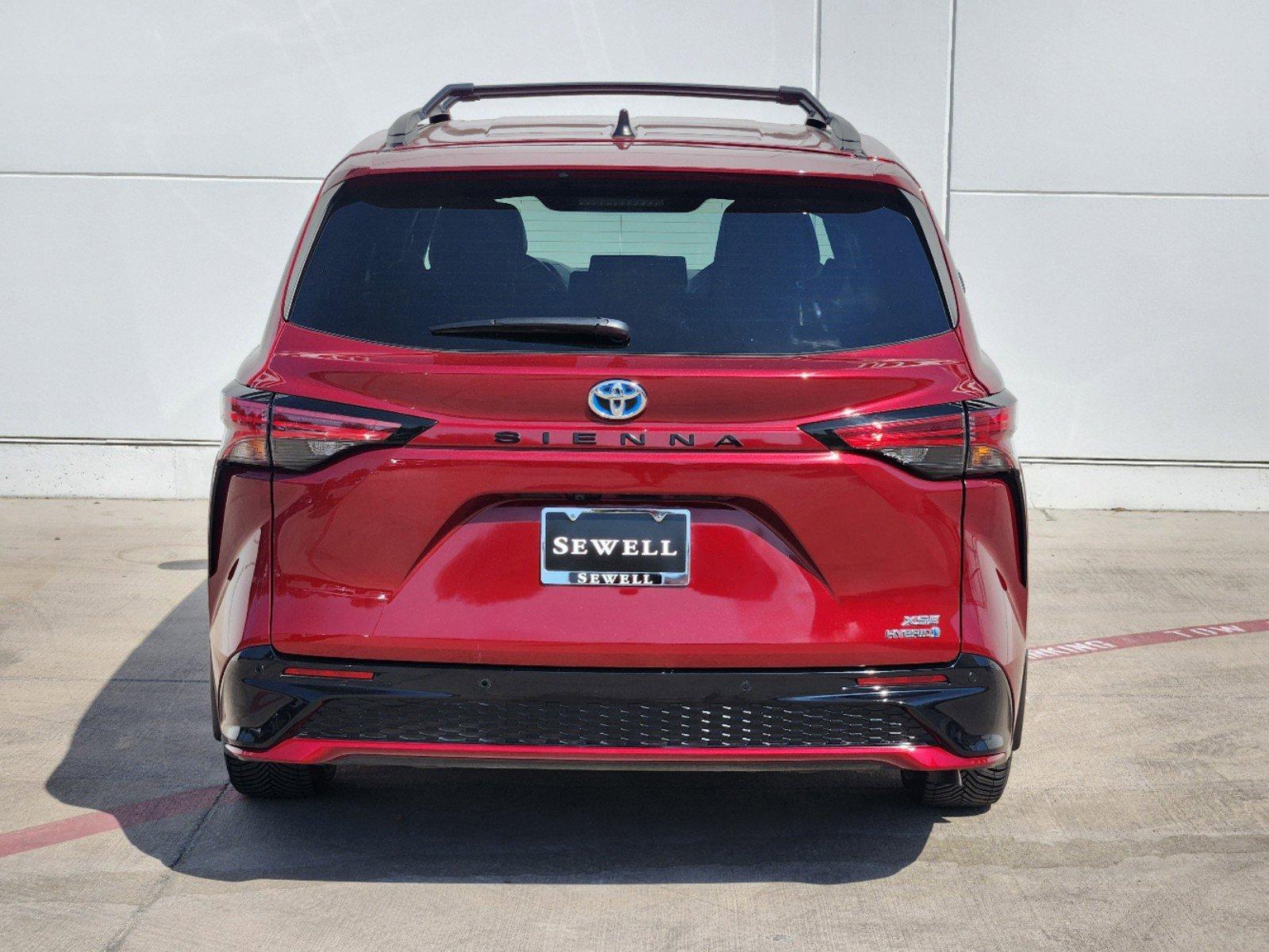 2022 Toyota Sienna Vehicle Photo in GRAPEVINE, TX 76051-8302