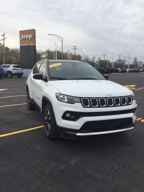 2023 Jeep Compass Vehicle Photo in Saint Charles, IL 60174