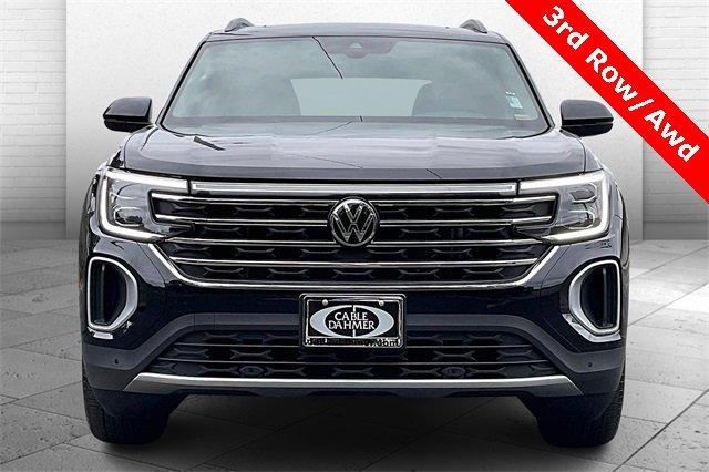 2024 Volkswagen Atlas Vehicle Photo in INDEPENDENCE, MO 64055-1314