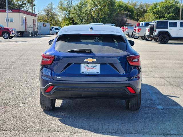 2024 Chevrolet Trax Vehicle Photo in ENNIS, TX 75119-5114