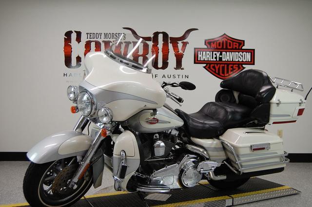 2008 Harley Davidson FLHTCUSE3 - CVO™ Ultra Classic® Screamin