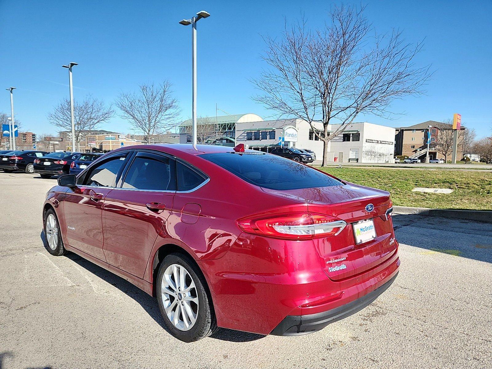 2019 Ford Fusion Hybrid Vehicle Photo in Cedar Rapids, IA 52402