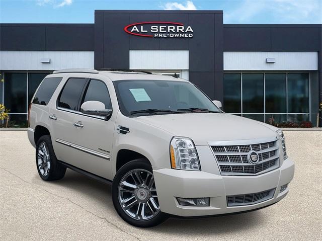 2012 Cadillac Escalade Vehicle Photo in GRAND BLANC, MI 48439-8139