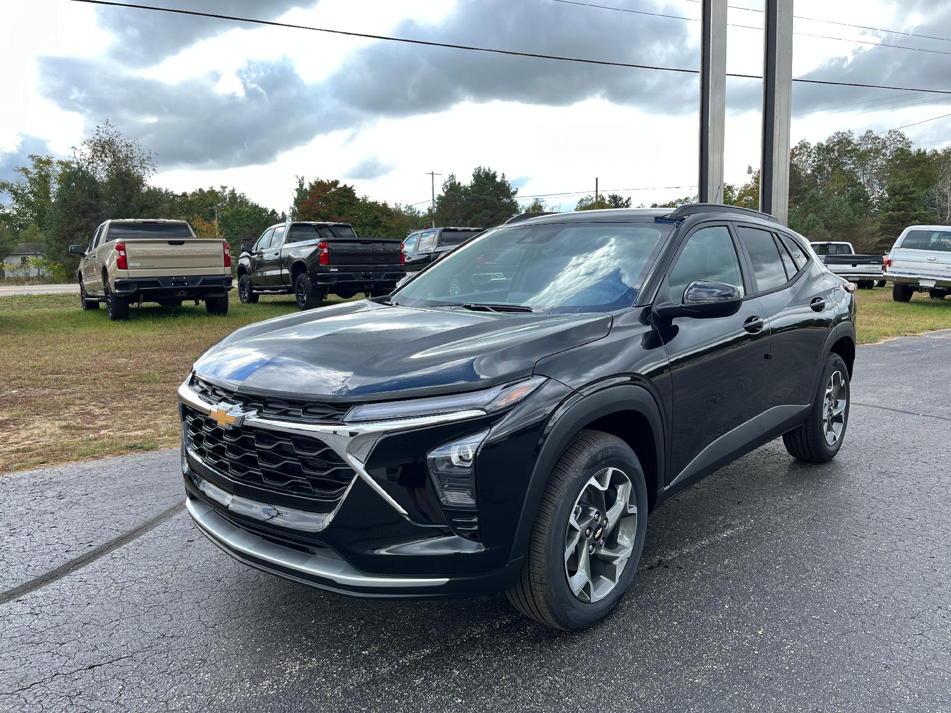 2025 Chevrolet Trax Vehicle Photo in CLARE, MI 48617-9414