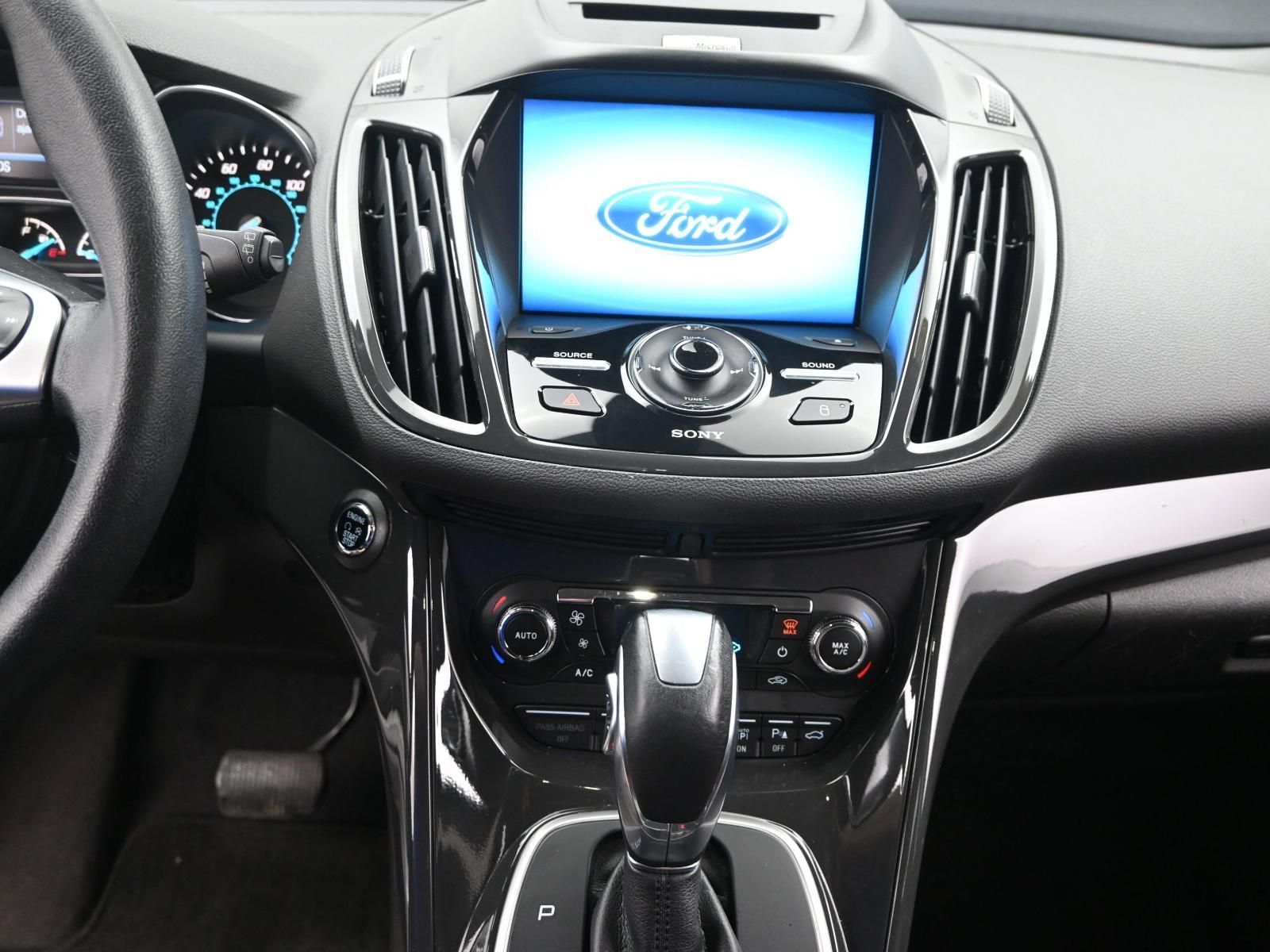 2014 Ford Escape Vehicle Photo in Cedar Rapids, IA 52402