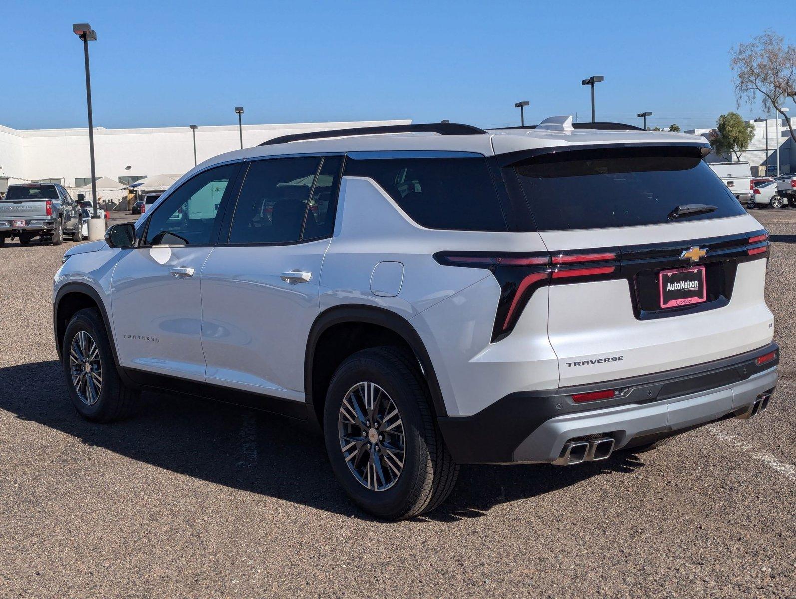 2024 Chevrolet Traverse Vehicle Photo in PEORIA, AZ 85382-3715