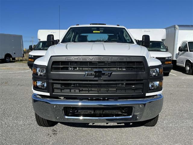 2023 Chevrolet Silverado Chassis Cab Vehicle Photo in ALCOA, TN 37701-3235