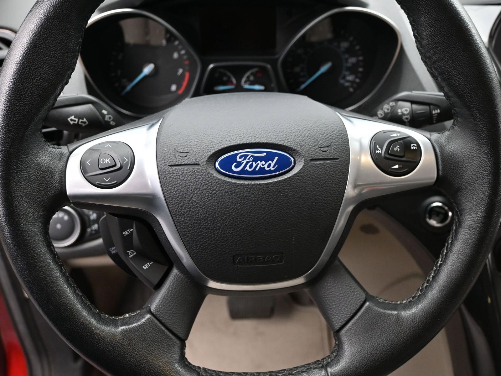 2016 Ford Escape Vehicle Photo in Marion, IA 52302