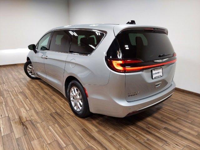 2023 Chrysler Pacifica Vehicle Photo in SAUK CITY, WI 53583-1301