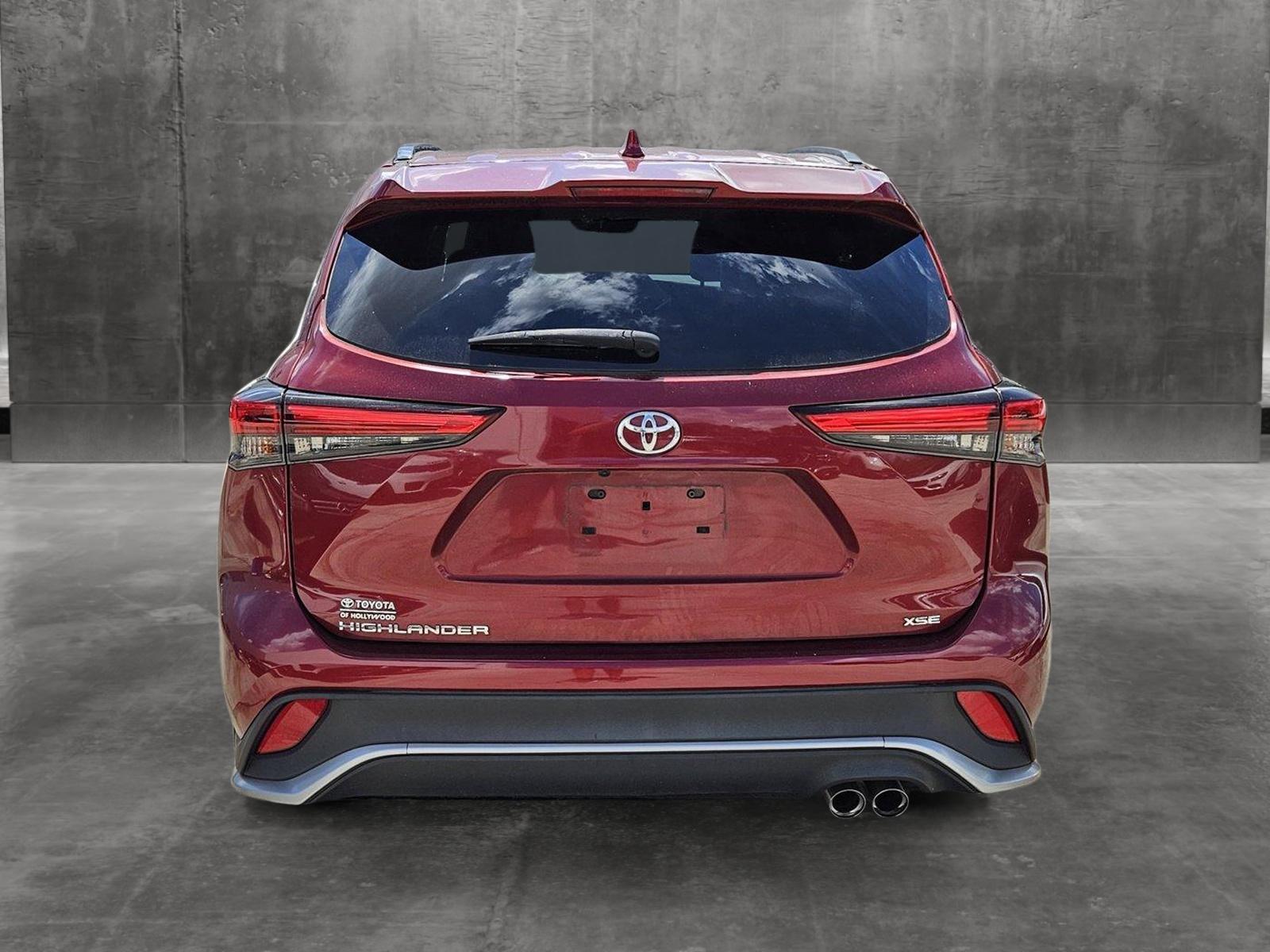 2022 Toyota Highlander Vehicle Photo in Pembroke Pines , FL 33027