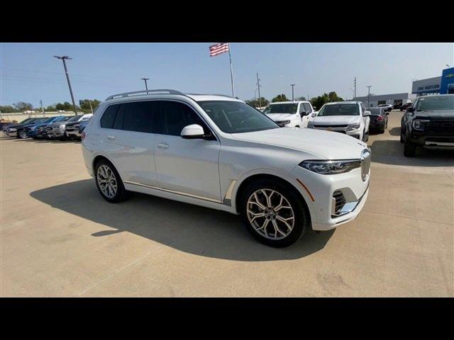 Used 2020 BMW X7 40i with VIN 5UXCW2C09L9C11444 for sale in Centralia, MO