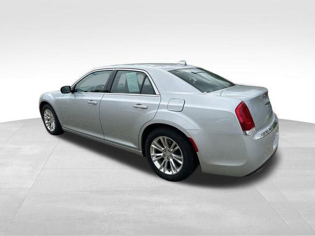 2020 Chrysler 300 Vehicle Photo in MEDINA, OH 44256-9631