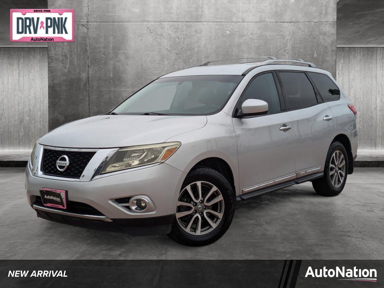 2013 Nissan Pathfinder Vehicle Photo in Tustin, CA 92782