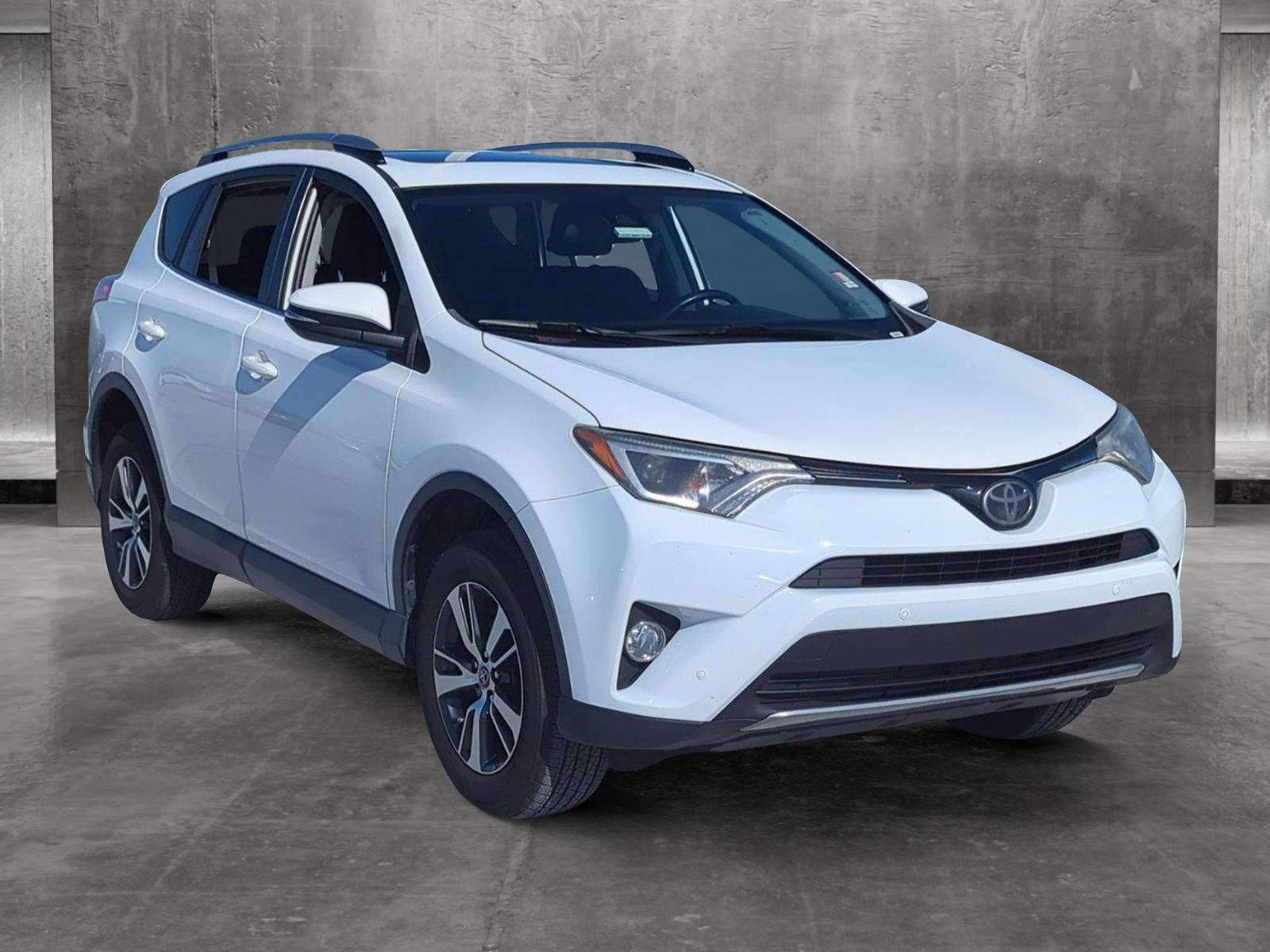 2018 Toyota RAV4 Vehicle Photo in Ft. Myers, FL 33907