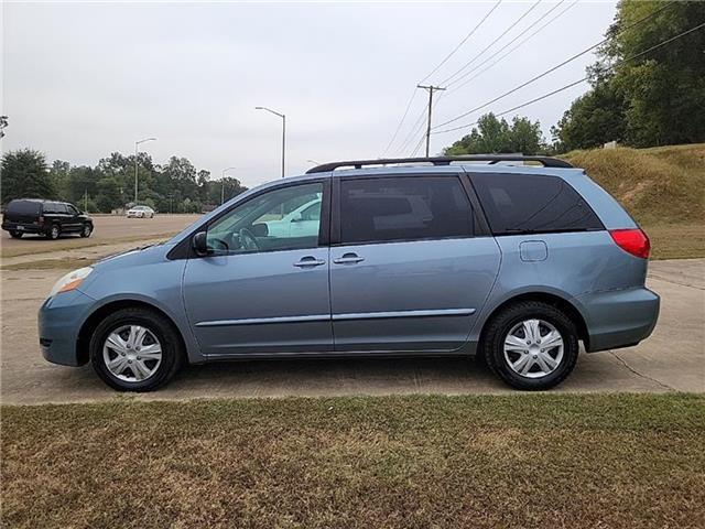 Used 2010 Toyota Sienna LE with VIN 5TDKK4CC8AS306488 for sale in Calhoun City, MS