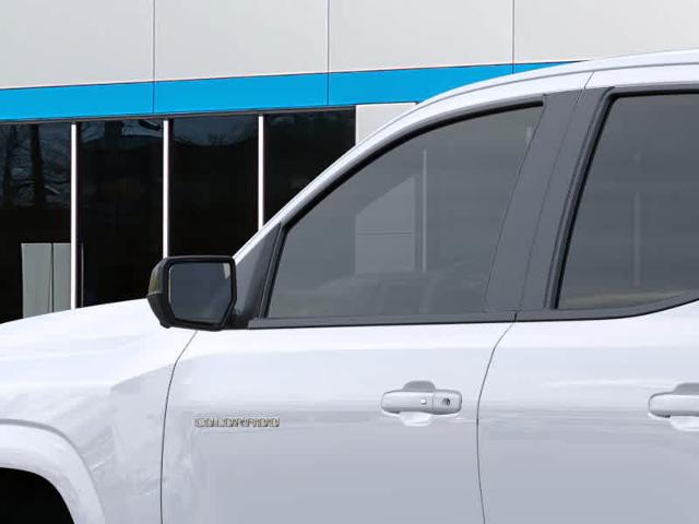 2024 Chevrolet Colorado Vehicle Photo in MOON TOWNSHIP, PA 15108-2571